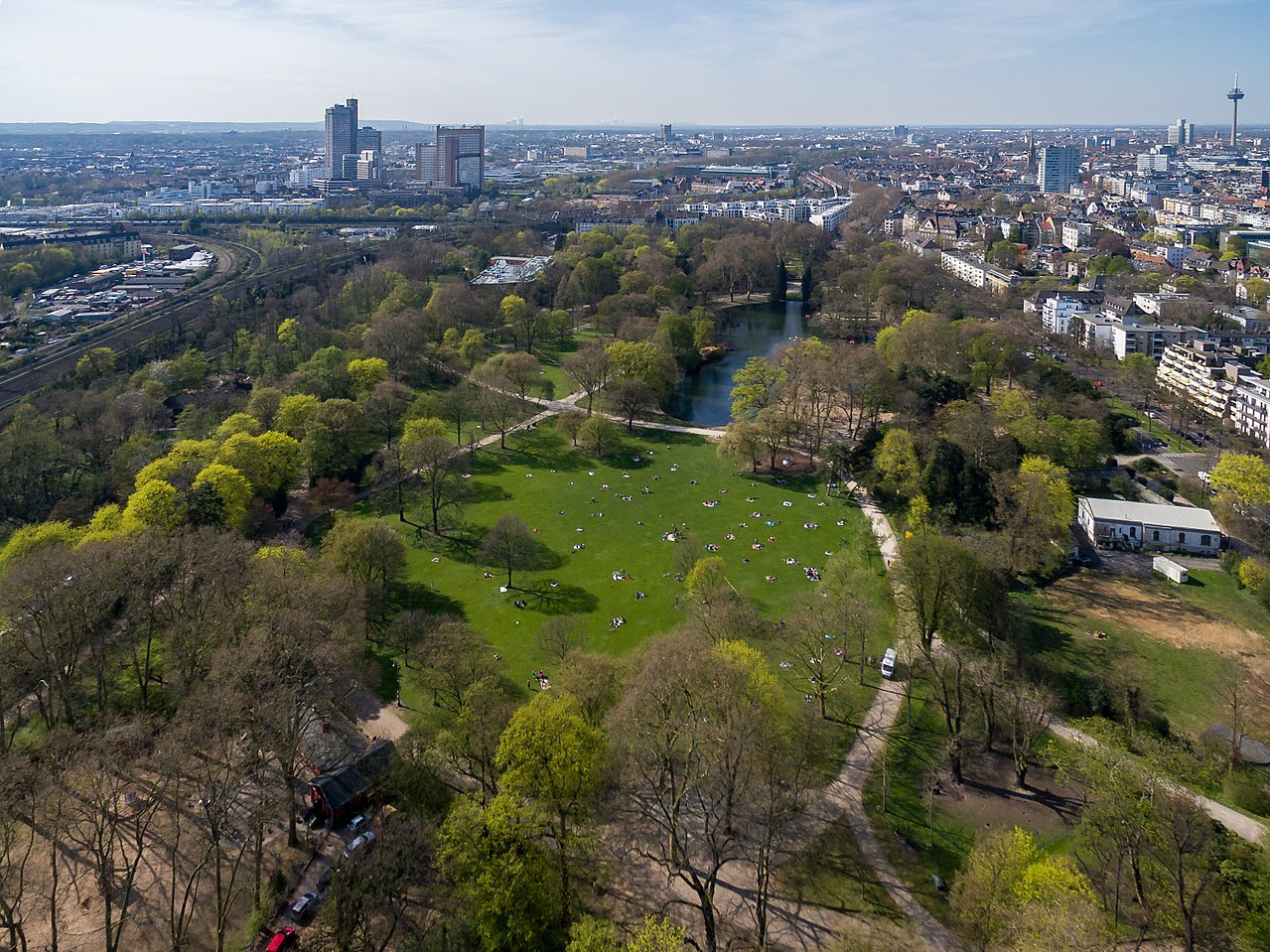 You are currently viewing Volksgarten Köln – eine 120 Jahre alte Stadtoase